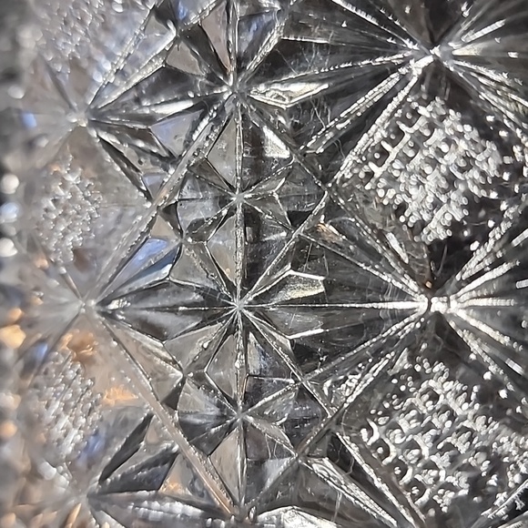VINTAGE  CRYSTAL  CANDY DISH. 🍬 - Picture 3 of 7